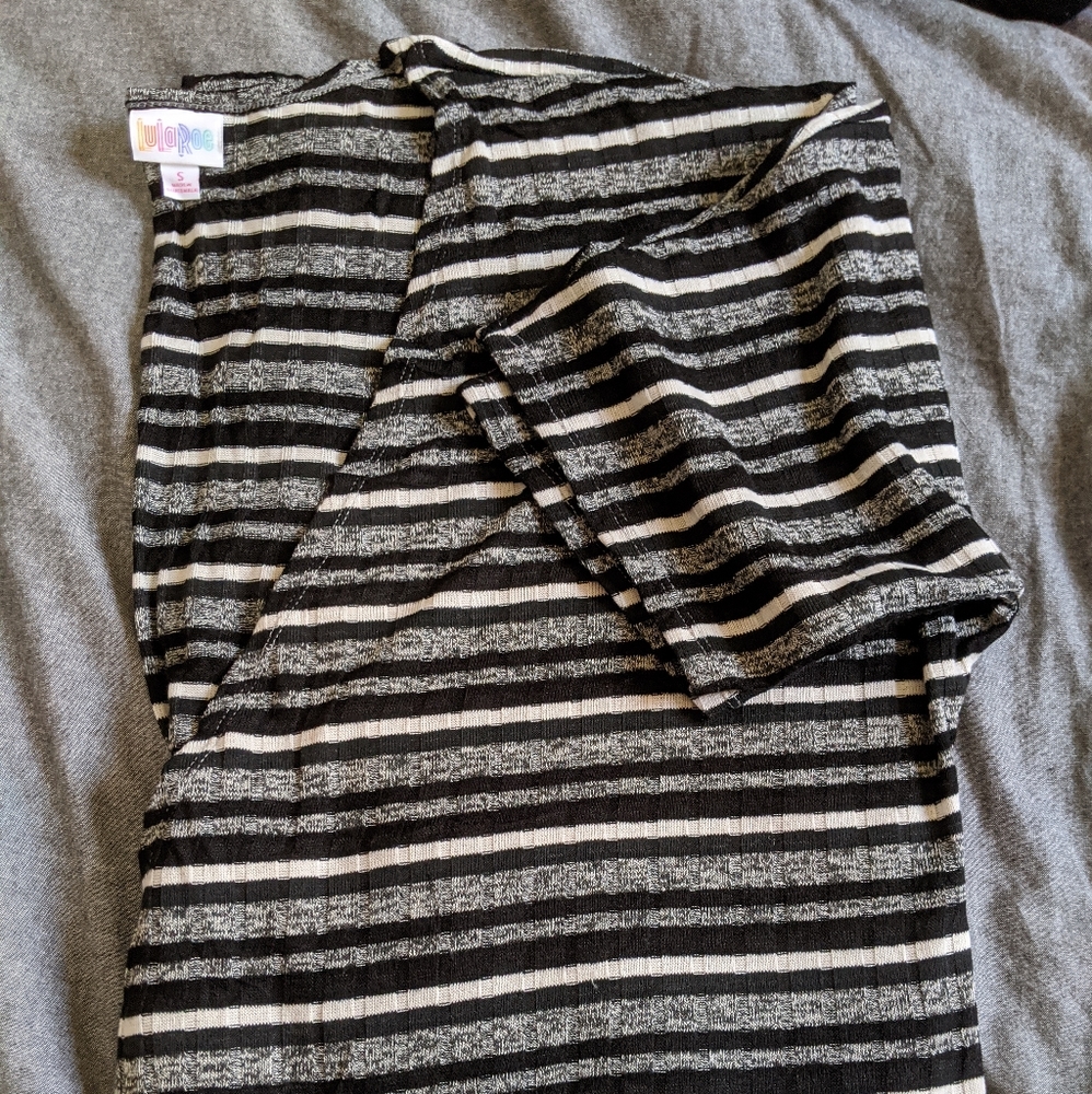 LulaRoe Lindsay sweater